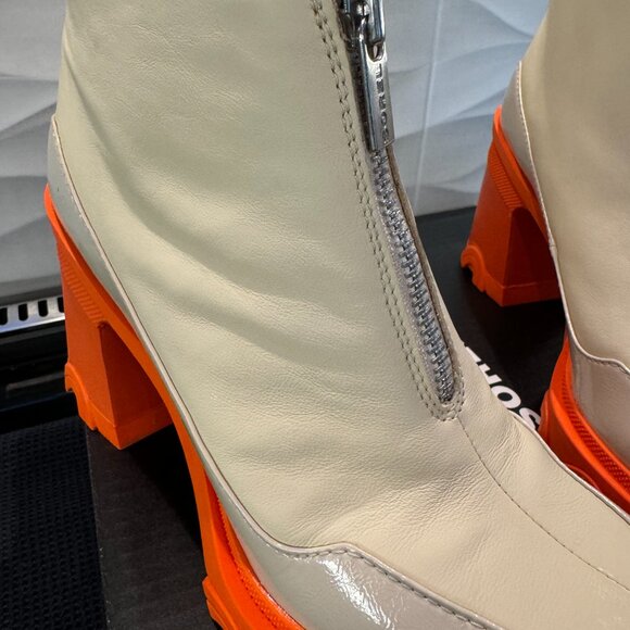 SOREL Brex™ Heel Zip Off-white Leather, /Orange Bottom Size 9.5 (worn twice) - Picture 5 of 10